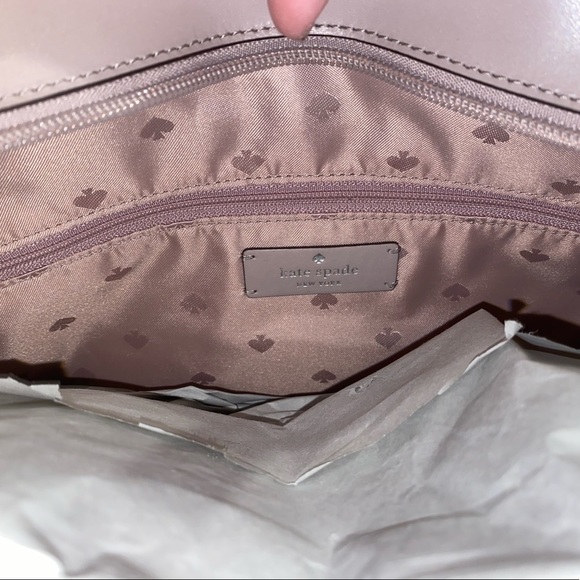 🦋 *NWT* Kate Spade New York Adley Large Tote in Taupe - Picture 5 of 5